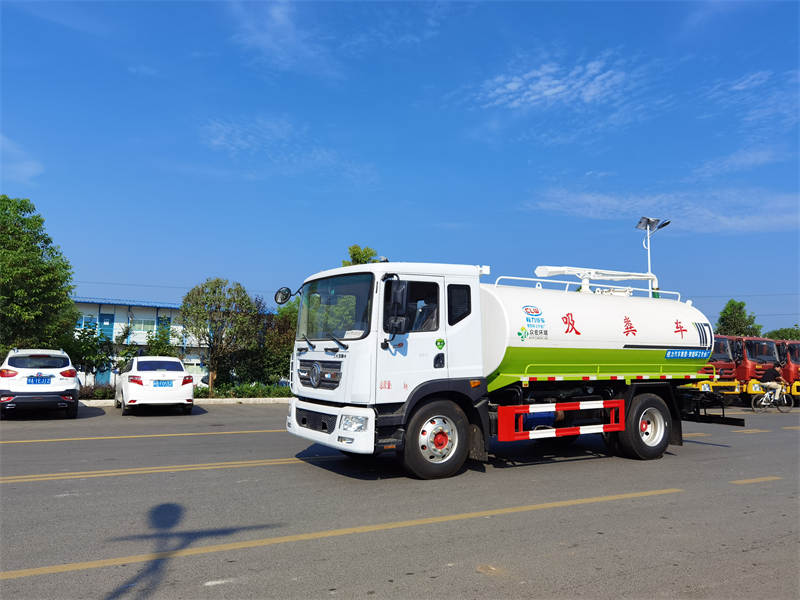 12.8方东风D9吸粪车（好博体育）