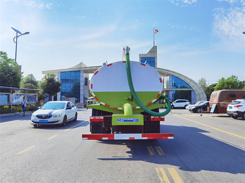 12.8方东风D9吸粪车（好博体育）