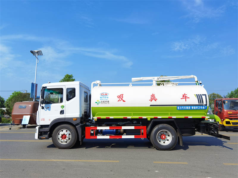 12.8方东风D9吸粪车（好博体育）